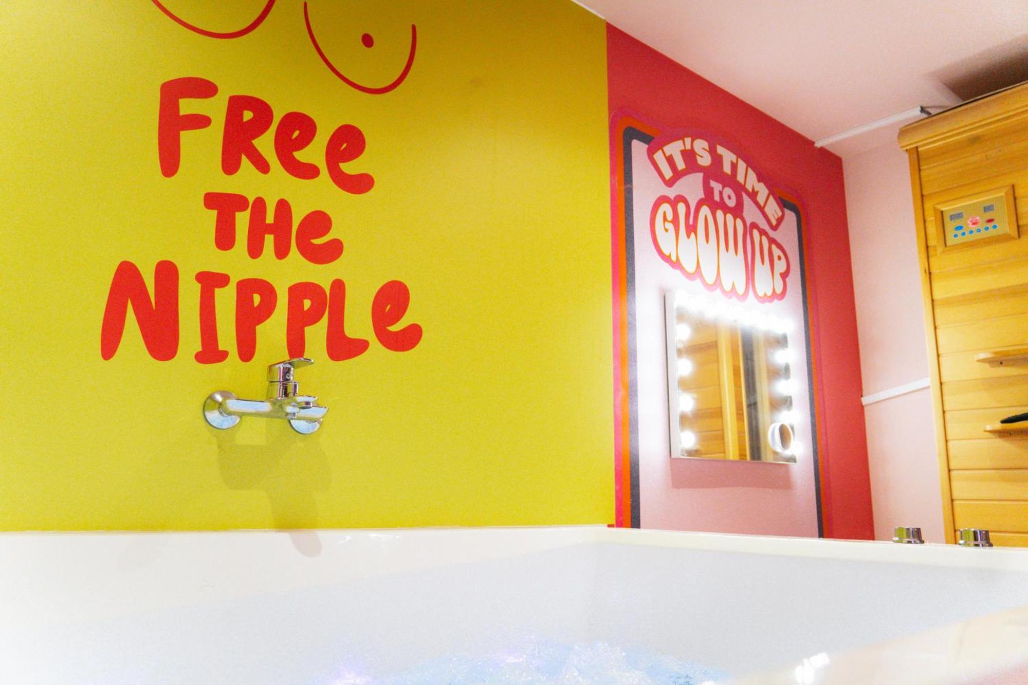 Capsule Girl Power Spa - Balneo - Sauna - Karaoke - Billard - 2 Chambres Charleroi Exterior photo